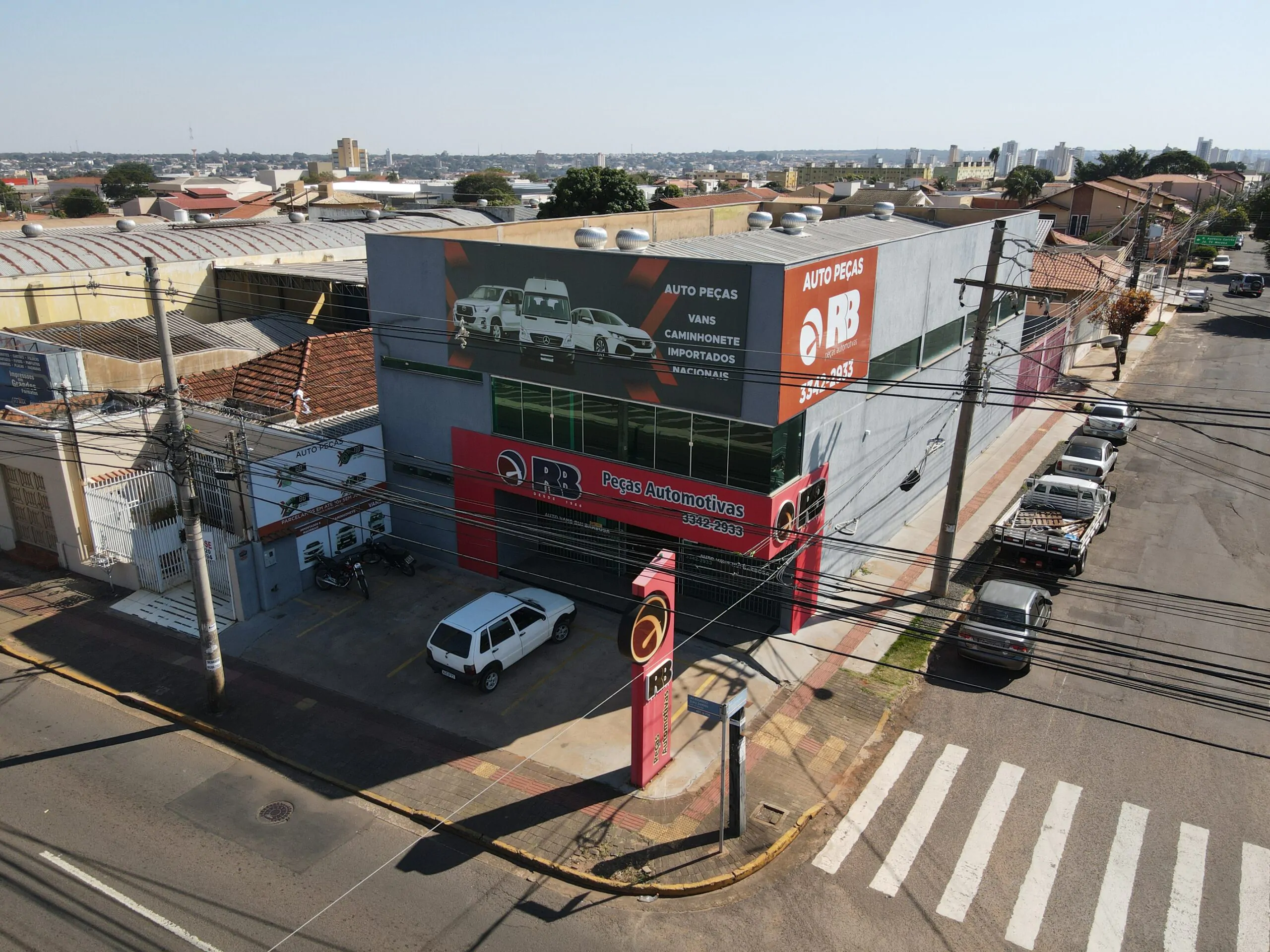 Foto aérea de loja e fachada comercial em Campo Grande MS