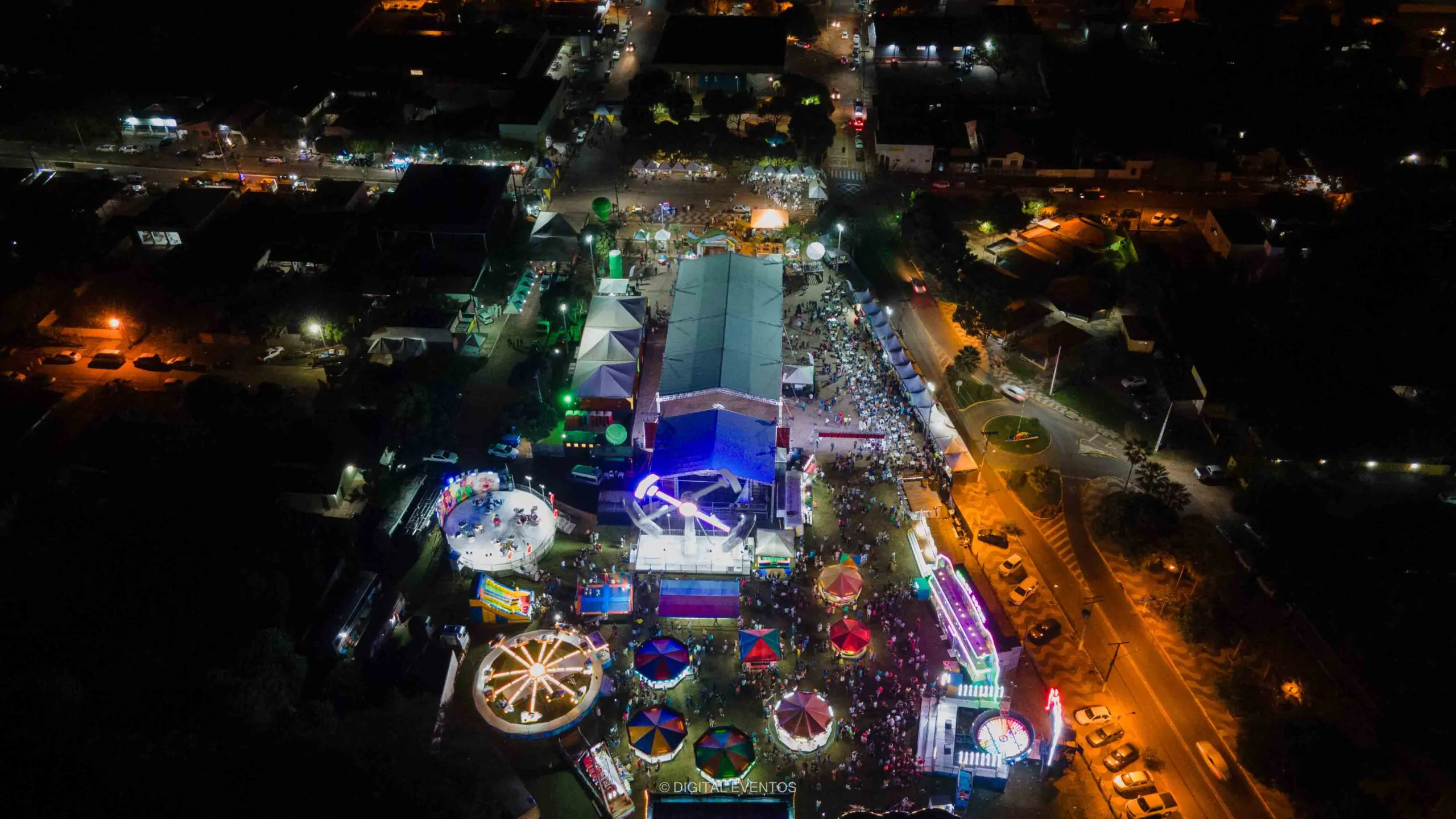 Vista aérea urbana com drone
